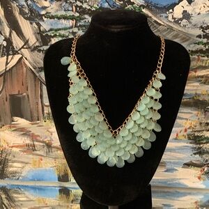 Elegant Gold Tone and Mint Necklace